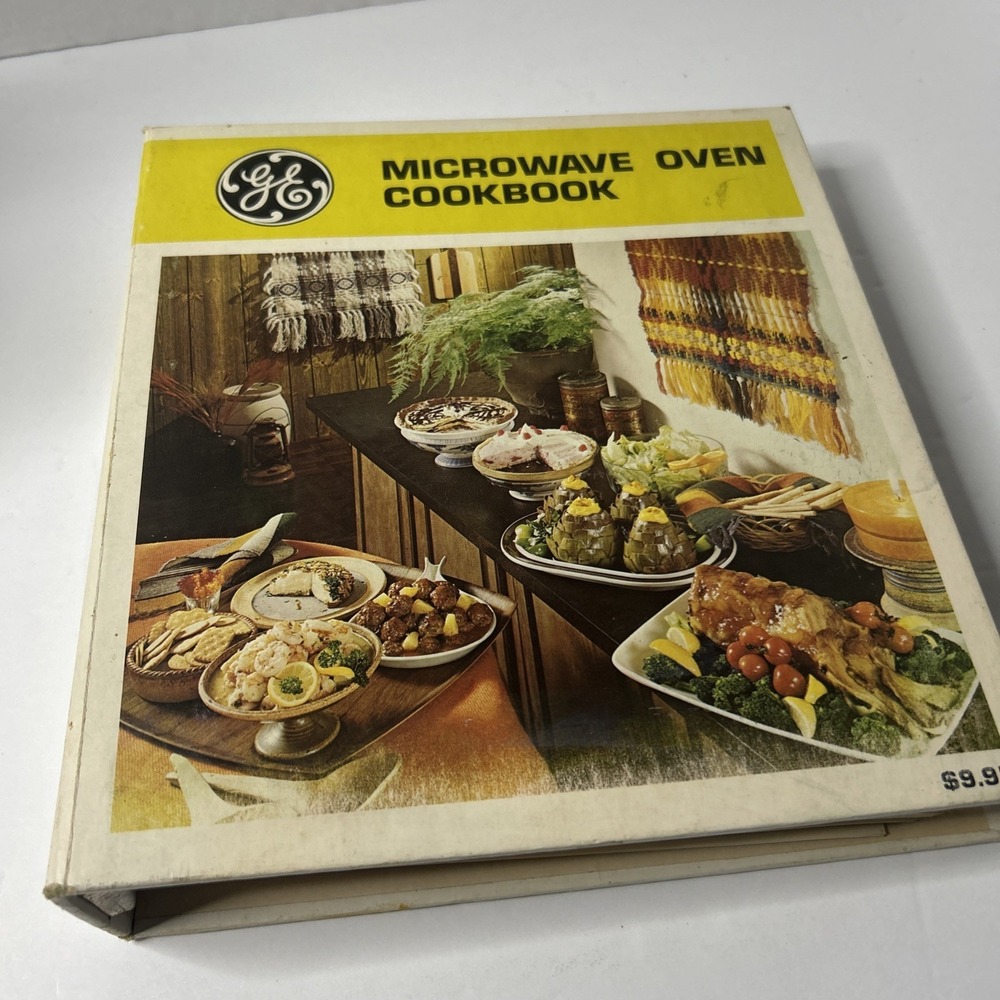 GE Countertop Microwave Oven Cookbook General Electric‎ Ring Bound Vintage